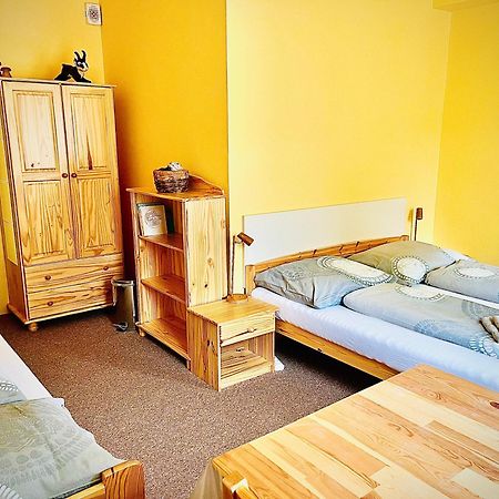 P&P Jicin Apartments - Soukrome 2-3 Luzkove Pokoje S Vlastni Kuchyni A Koupelnou Kültér fotó