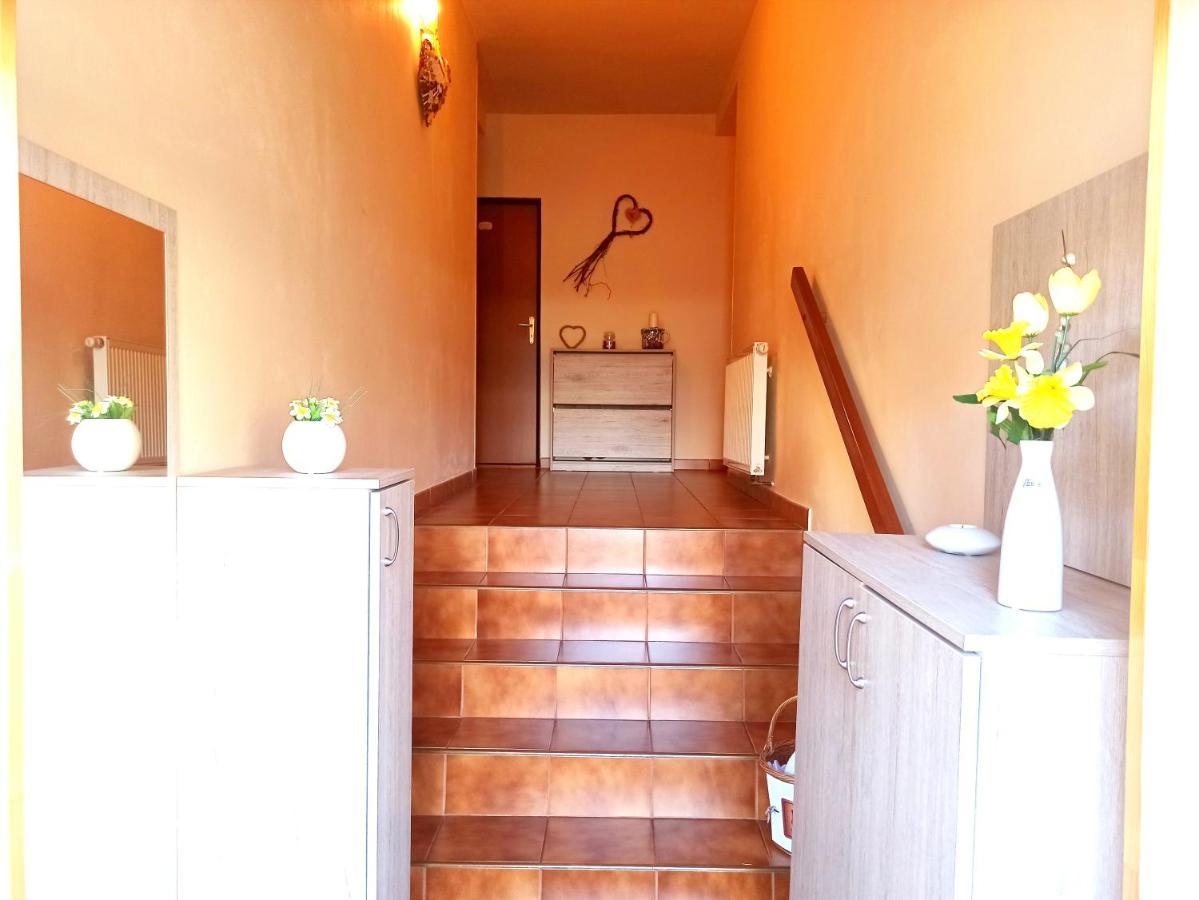 P&P Jicin Apartments - Soukrome 2-3 Luzkove Pokoje S Vlastni Kuchyni A Koupelnou Kültér fotó