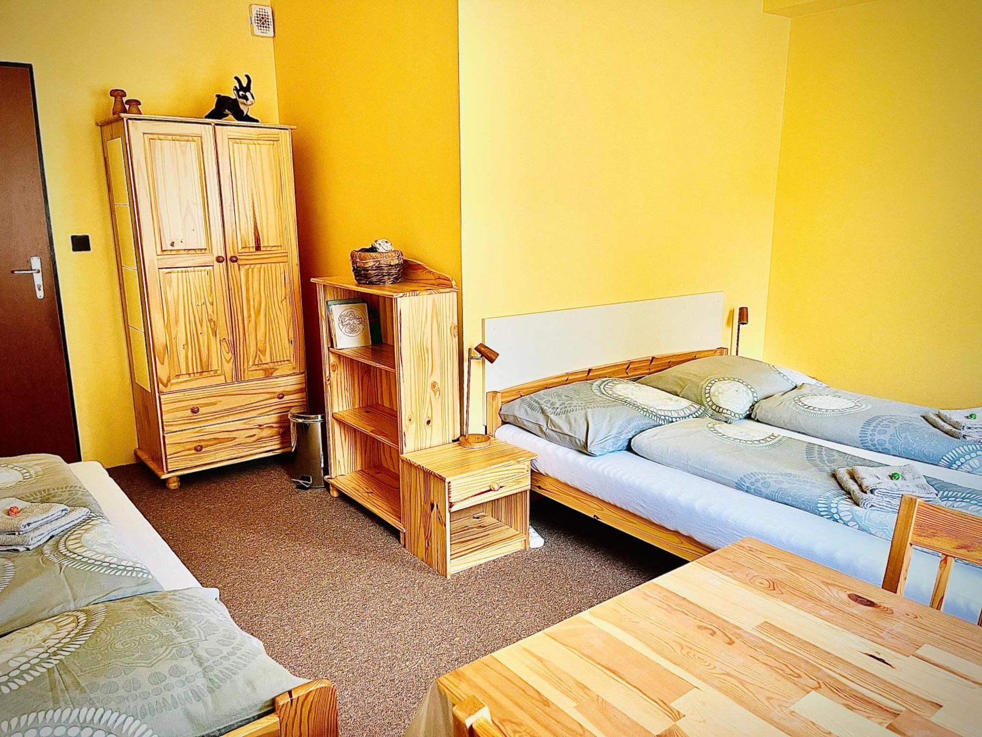 P&P Jicin Apartments - Soukrome 2-3 Luzkove Pokoje S Vlastni Kuchyni A Koupelnou Kültér fotó